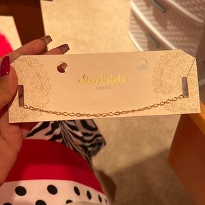 Altard state gold choker